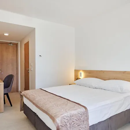 Colentum Hotel 3*