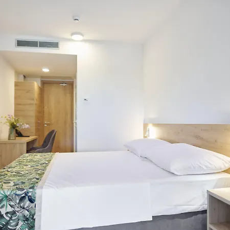 Colentum Hotel 3*