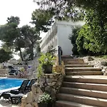 Colentum Hotel 3*
